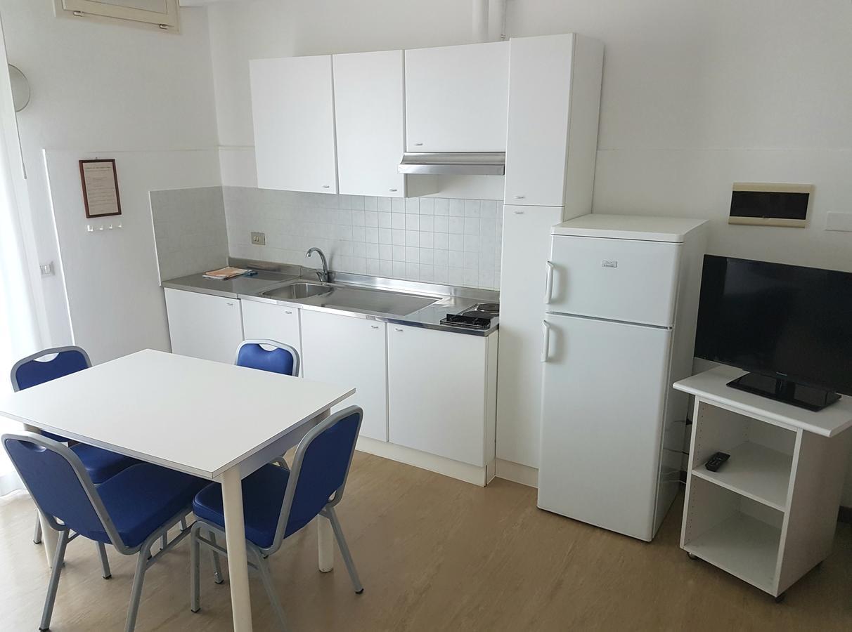تْشيزيناتيكو Hotel Residence Adriana المظهر الخارجي الصورة