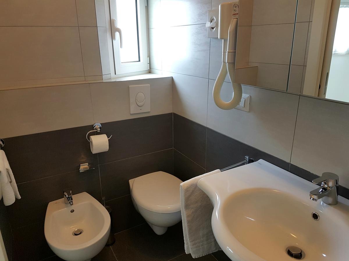 تْشيزيناتيكو Hotel Residence Adriana المظهر الخارجي الصورة
